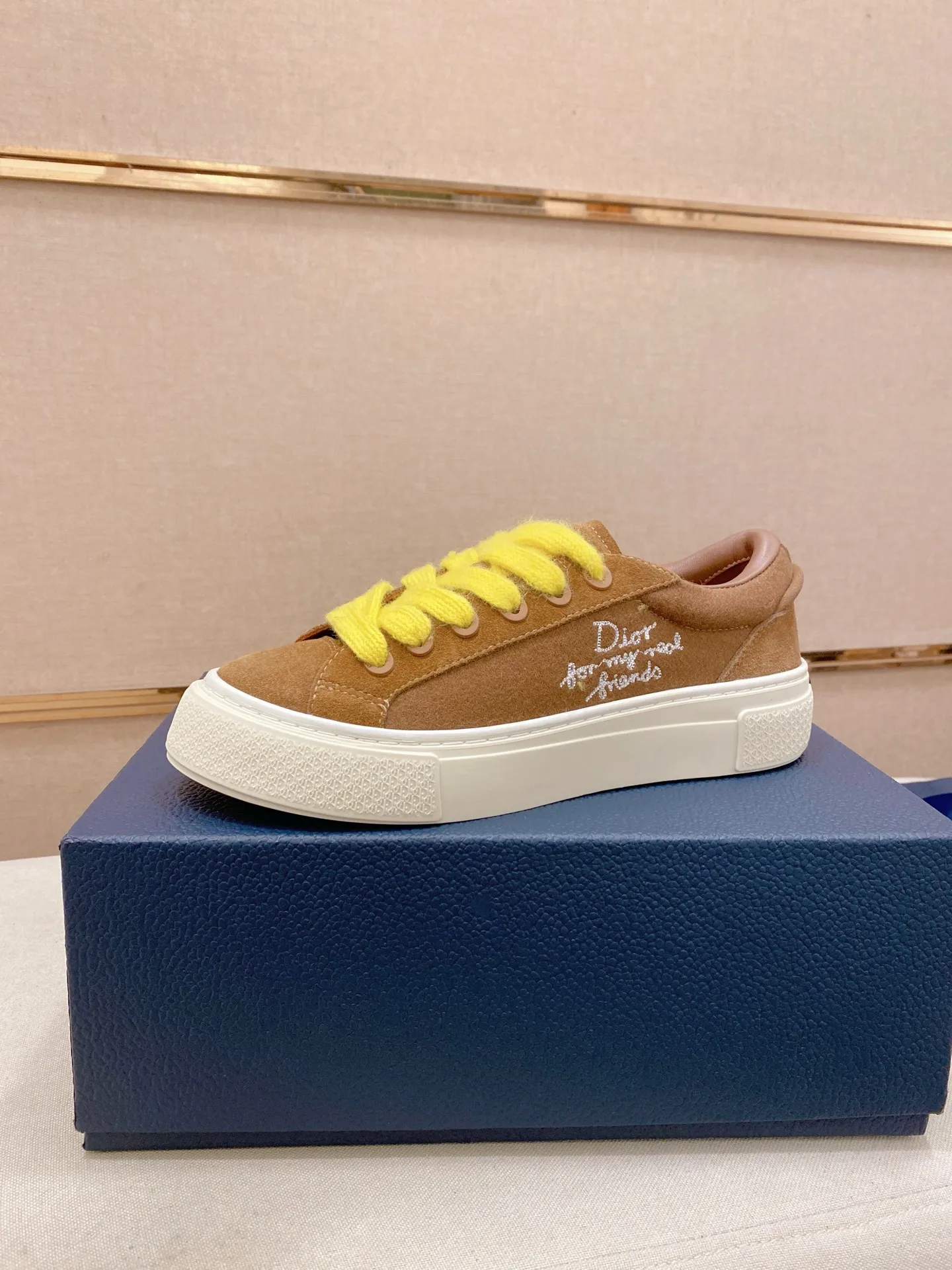 Factory price: 300 Men's shoes 💰[Dior·Dior] Top 🔍Couple style 💏🔍New casual sports style couple shoes, new four-season design, perfect workmanship, lace-up lazy style to create cabinet quality, upper: imported first-layer cowhide, sheepskin lining is soft and comfortable, ultra-light TPU wear-resistant outsole, simple, versatile fashion men's shoes, excellent color code number 35--44